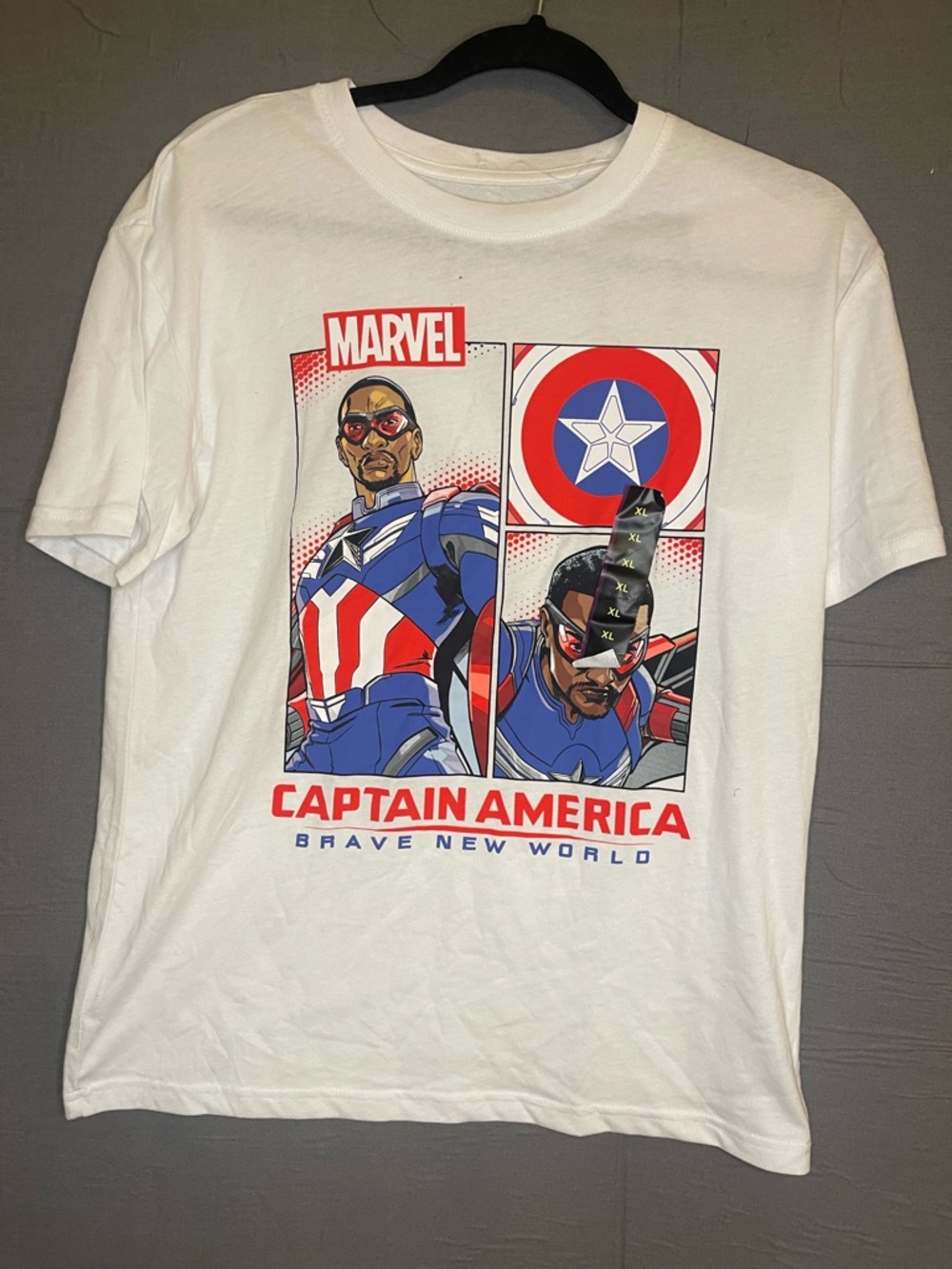 Marvel Captain America Brave New World Sam Wilson Graphic T-Shirt XL NWT